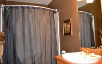 Upper level full bath.
