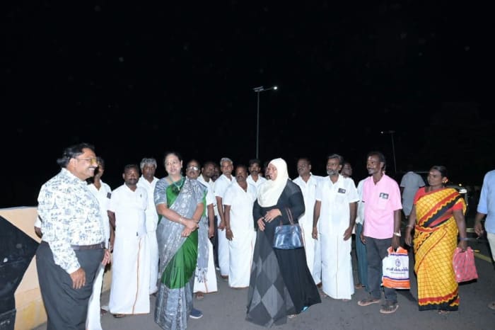 நகருக்குள் வந்து ஷோ நடத்திவிட்டுப் போவது போதும்! கிராமங்களுக்கு வாருங்கள்