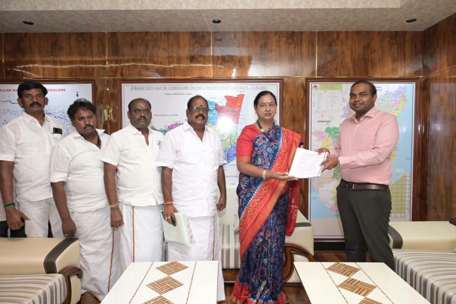 விருத்தாசலத்தை தனி மாவட்டமாக அறிவிக்க வேண்டும்! மாவட்ட ஆட்சியரிடம் கோரிக்கை மனு