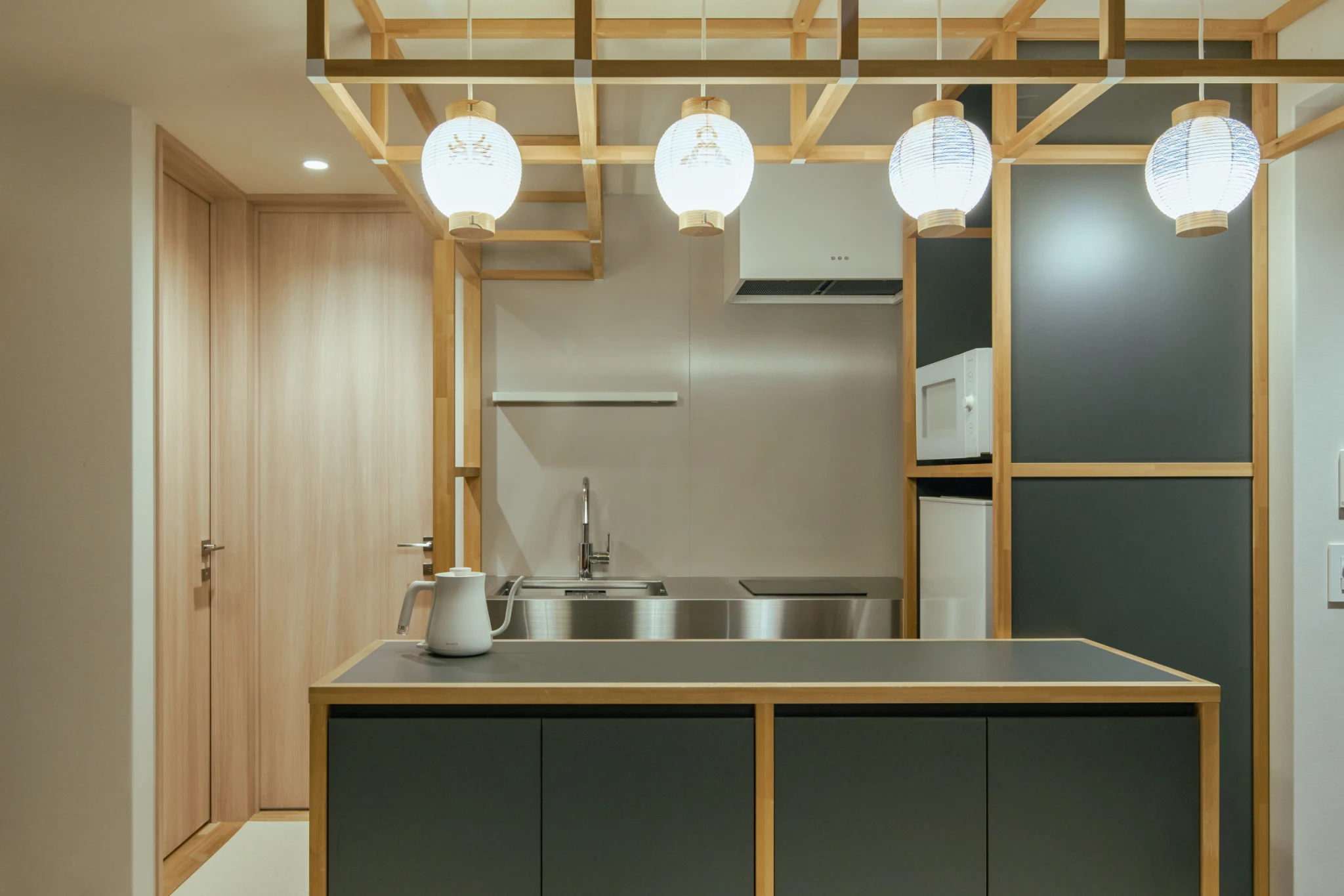 長期滞在に嬉しいキッチン付きの客室 - OMO5京都祇園 | 星野リゾート
