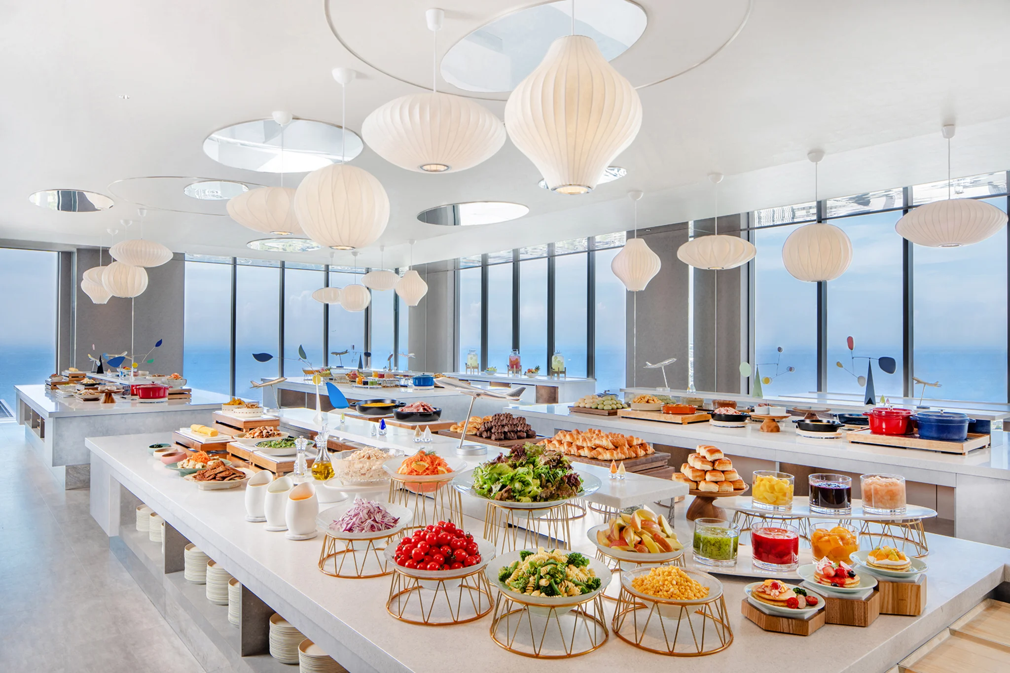 エクスプレス・フル・ビュッフェ - OMO関西空港 | 星野リゾート【公式】