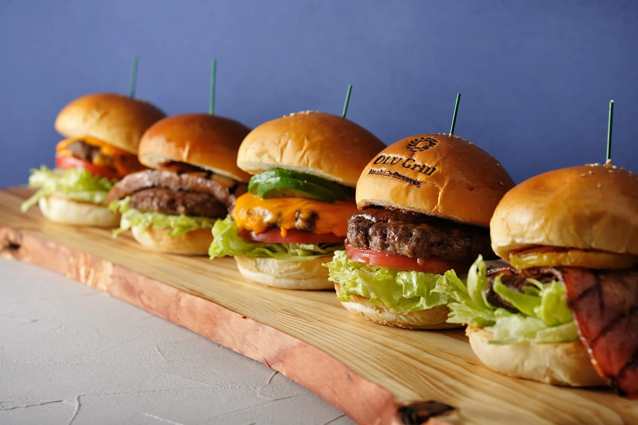 海を眺めながら豪快に味わうグリルバーガー - バンタカフェ | 星野