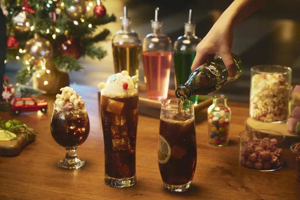 コーラをテーマにしたレトロアメリカンなクリスマス - 1955 東京