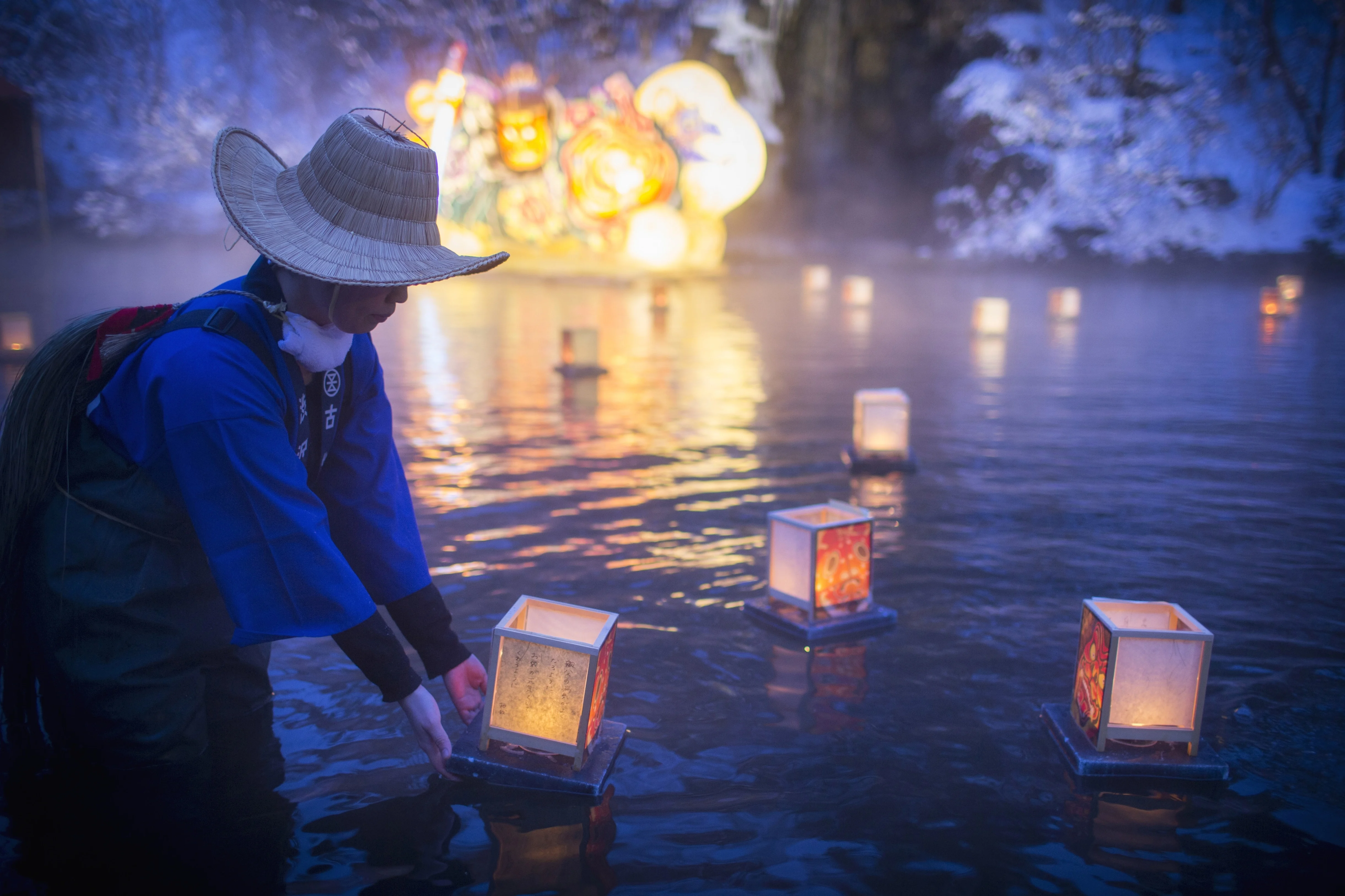 青森屋のねぶり流し灯篭の灯篭流しイメージ