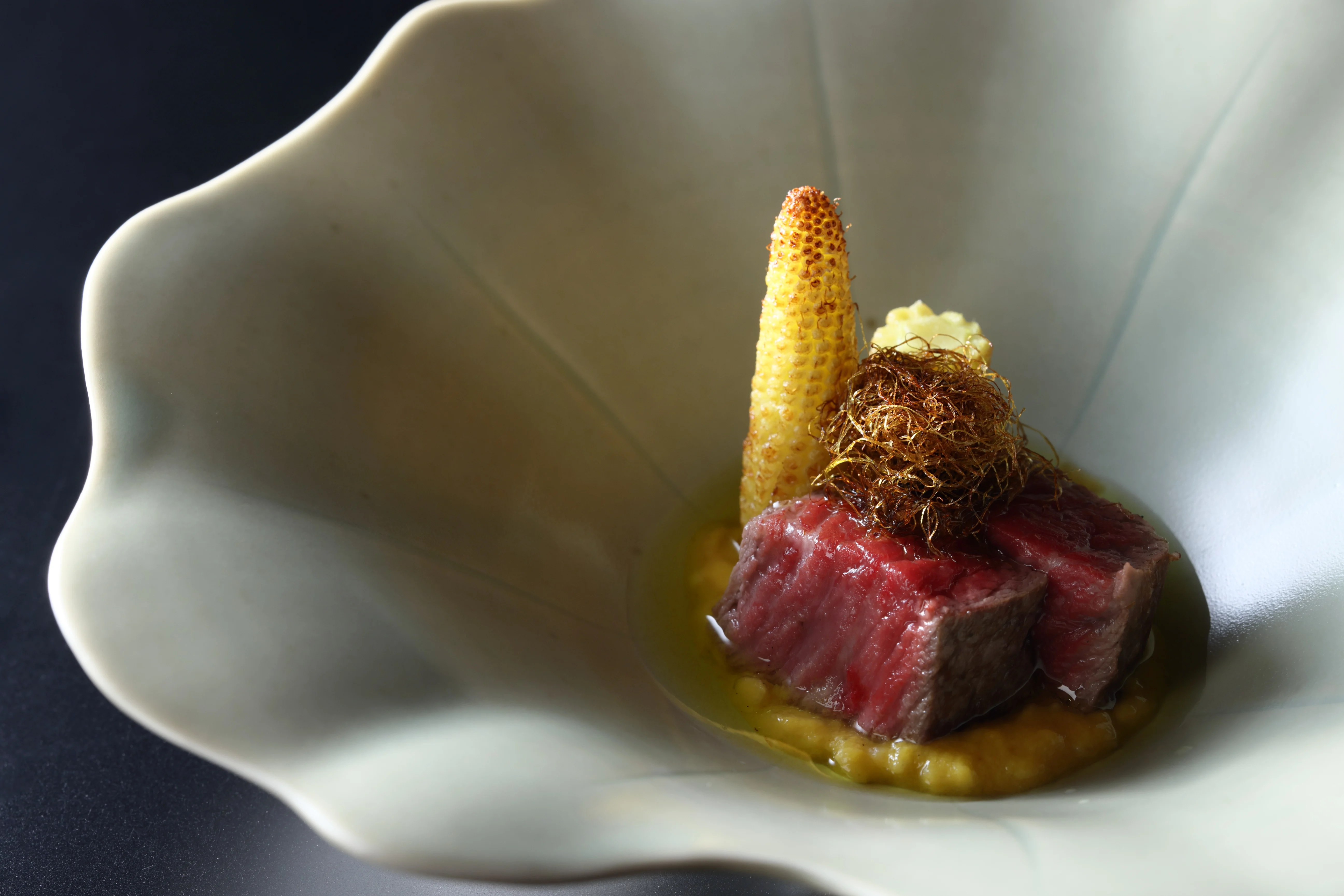 日本古来の技法と現代の感性が融合した革新的な会席料理 - 星のや京都