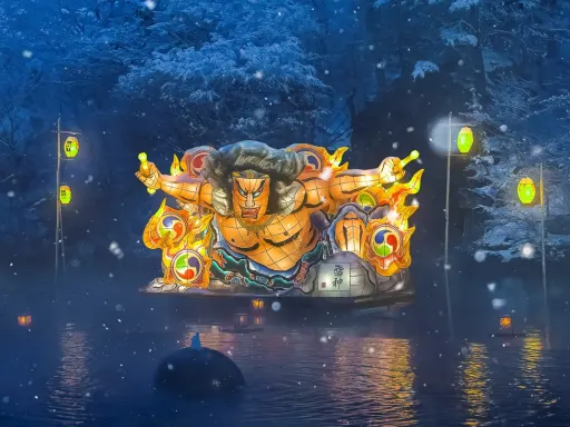 青森屋_ねぶり流し灯篭_m8hkrs.webp