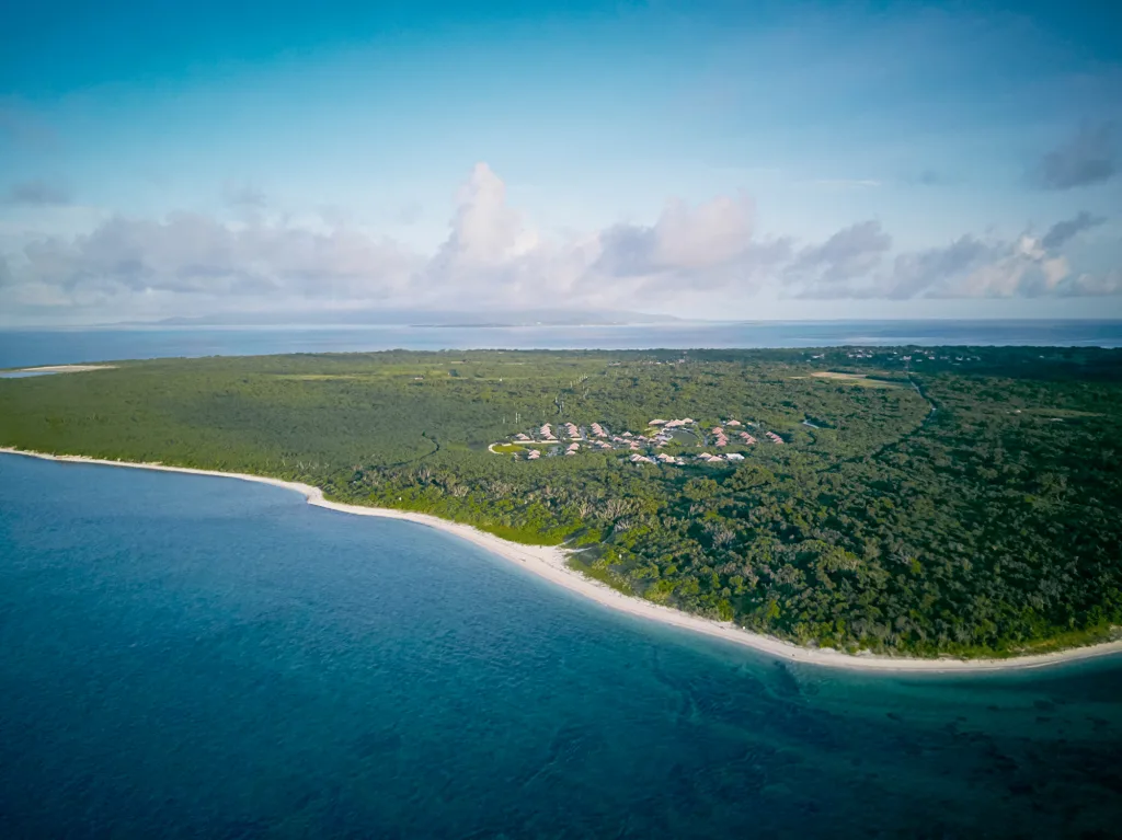 竹富島風景1986 8K] 沖縄の原風景「竹富島」の絶景33選 ｰ Taketomi Island Japan