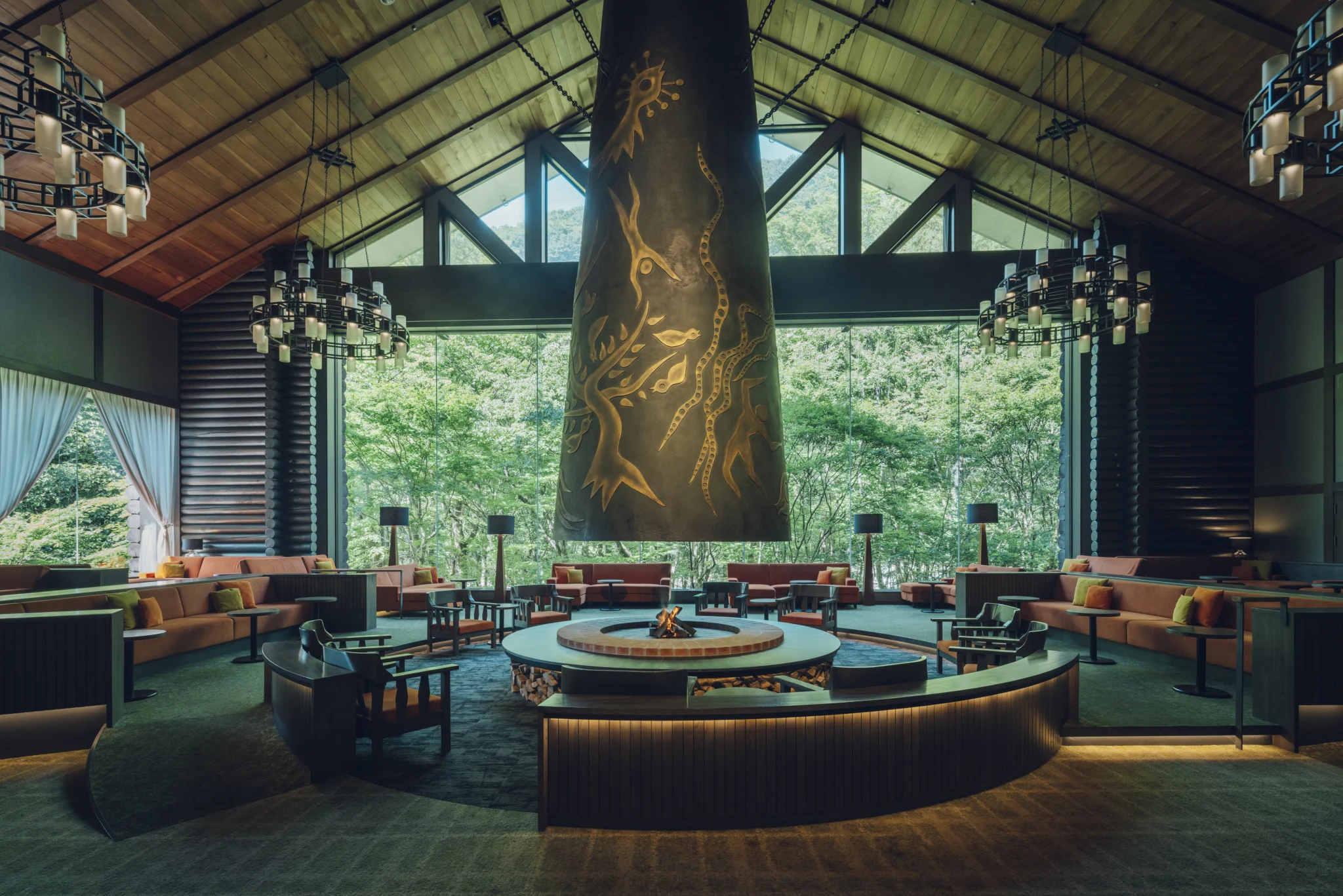 奥入瀬渓流のきらめく新緑に癒やされる - 奥入瀬渓流ホテル | 星野