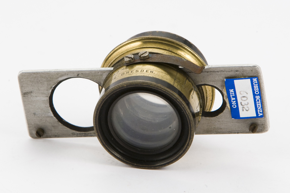 Meta AI Glasses Spark Privacy Debate as Pre‑Orders Surge