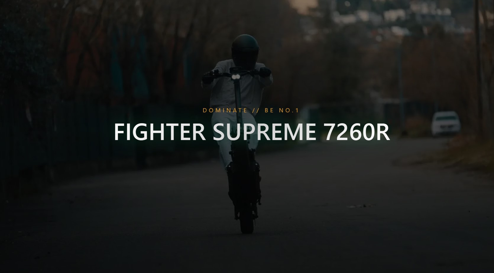 Motor Power: Dual 2500W motors delivering up to 15,000W peak power.Battery: Massive 72V 60Ah (4,320Wh) SK Blade / flat cell battery, utilizing electric-vehicle grade battery tech.