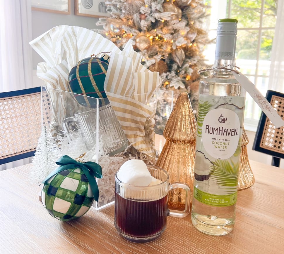Create a DIY Holiday Cocktail Gift Basket Discover RumHaven