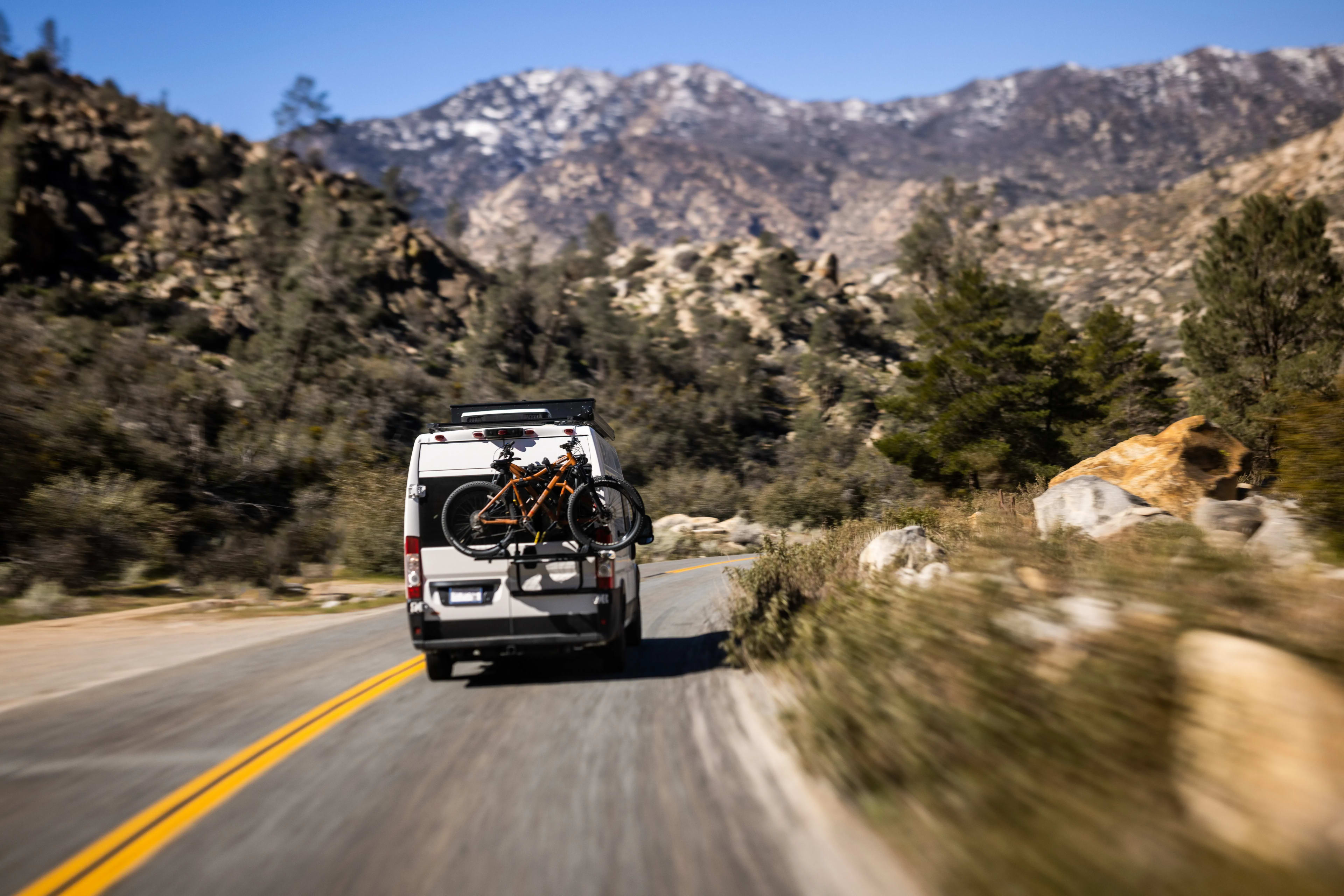 Airstream Rangeline 19 vs Thor Motorcoach Sequence 