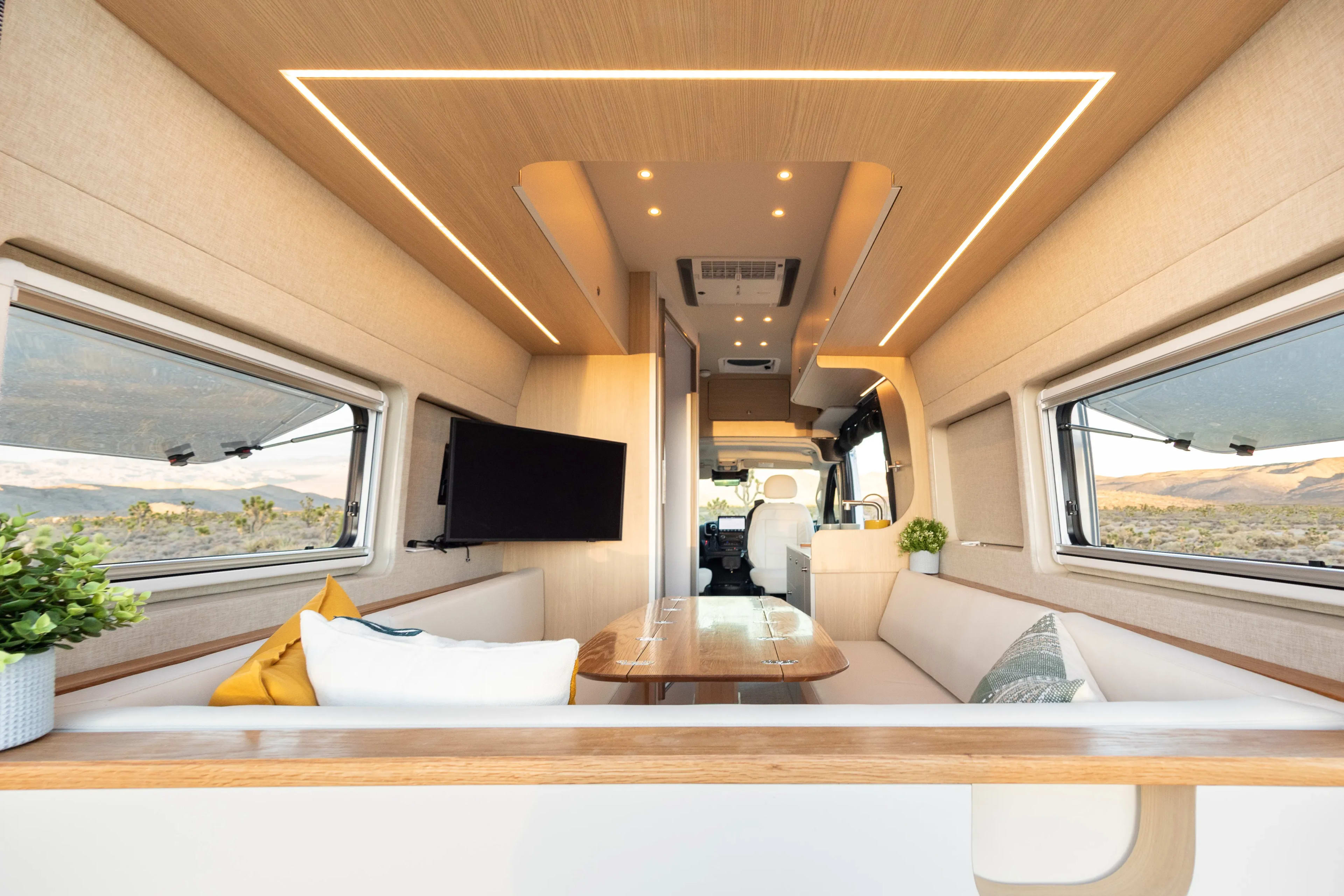 Airstream Interstate 19 vs Winnebago Revel