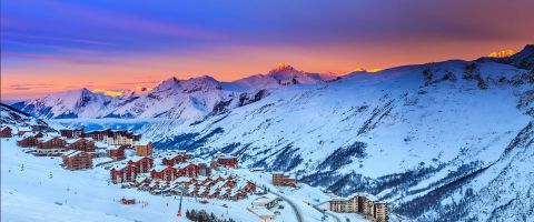 Gentle beginner slopes at a top ski resort for beginners