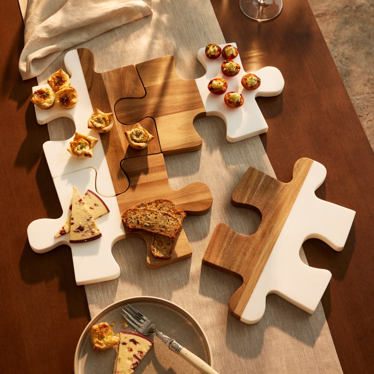 Wine Enthusiast Acacia and White Marble Puzzle Board Set of 4 - Single initial with Circle