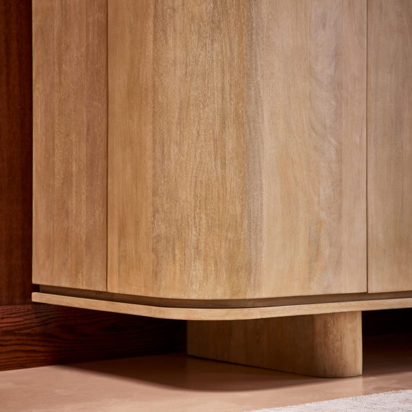 Bottom curved base and wood texture of Cremant cabinet