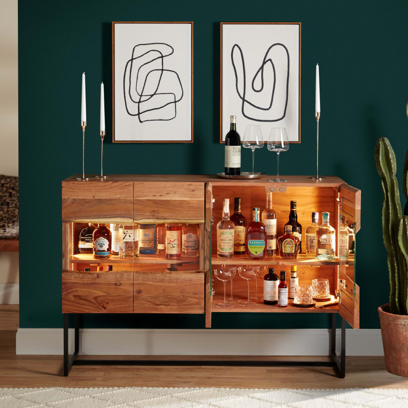 Wine Enthusiast Navarra Spirits Console