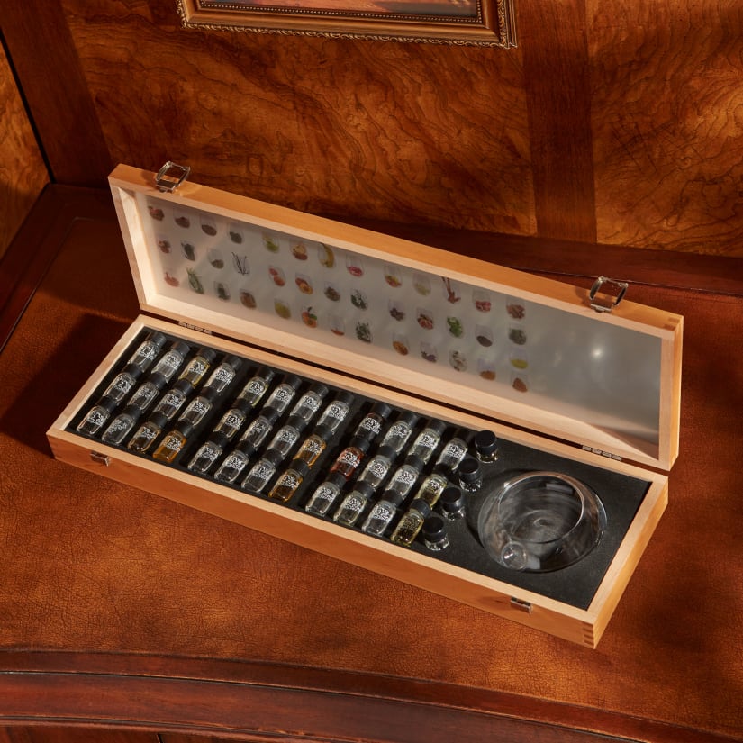 Wine Enthusiast x Pulltex 40 Wine Aroma Kit