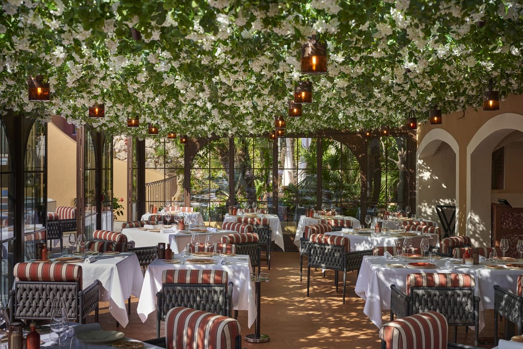 The Next ‘White Lotus’ Locale Is a Glitzy Rosé Paradise. Here’s Where Insiders Go