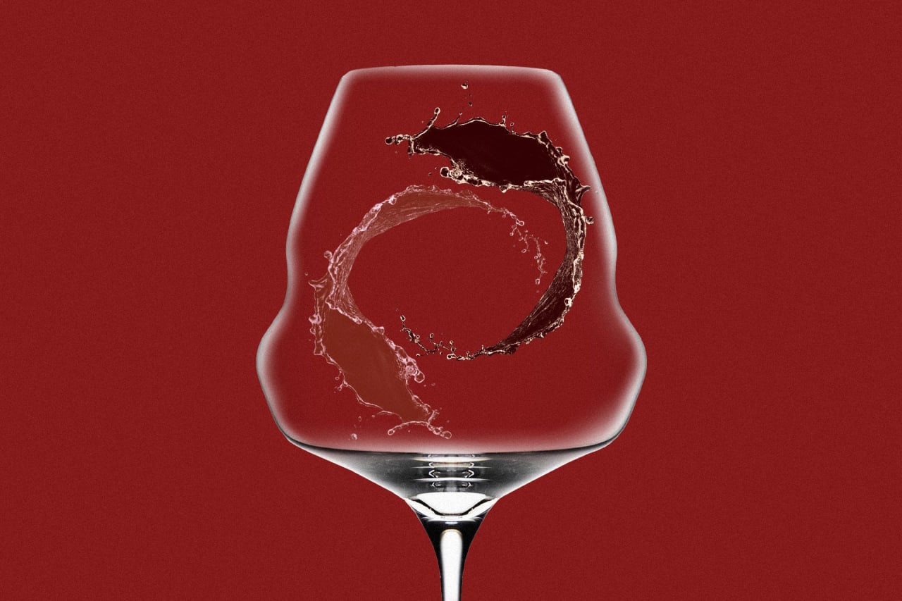 Cocoon glass with a swirl of two varied red wines