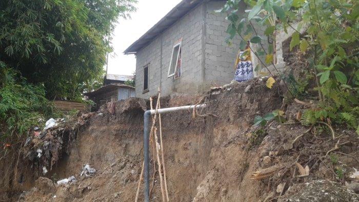 Rumah milik Najiba (60), di Desa Serijabo, Kecamatan Sungai Pinang, Kabupaten Ogan Ilir, Sumsel, terancam ambruk