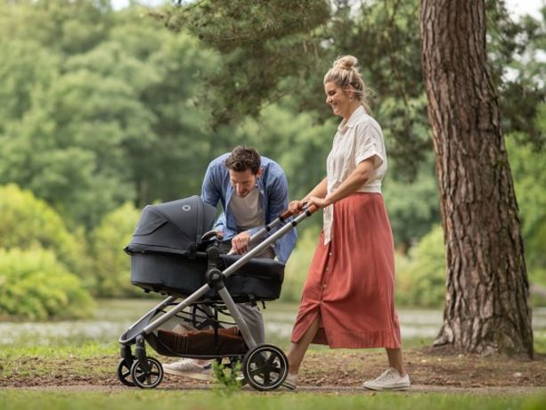 Maxi Cosi Zelia 3in 1 port bebeli bebek arabası resmi