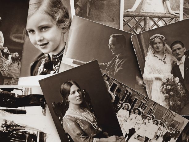 Hatıralarla dolu eski sararmış fotoğraflar