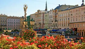 Avalon Visionary history river cruise Linz main square