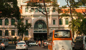 Picture of street and people in Ho Chi Minh City