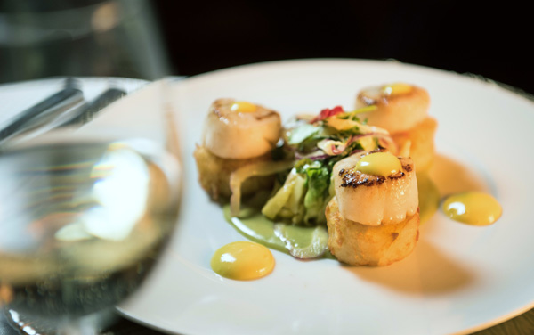Explore Dining on Star Seeker