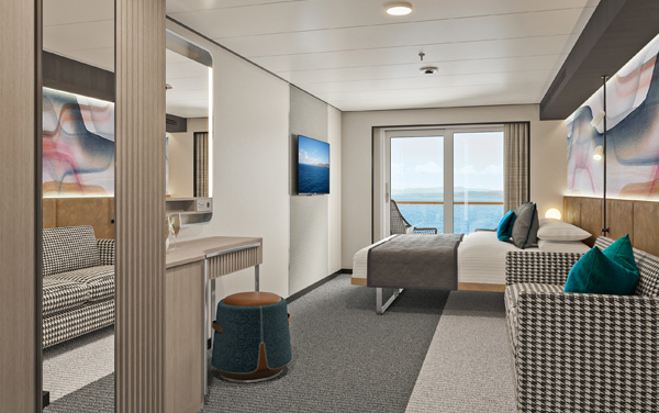 Norwegian Luna Club Balcony Suite