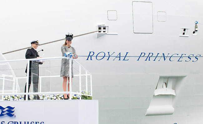 Smashing Kate Middleton christens Royal Princess cruise ship - Los