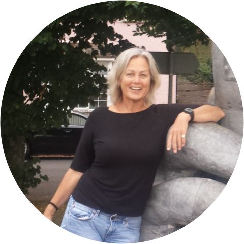 Lynne East