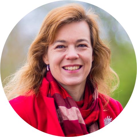 Caroline Fiennes