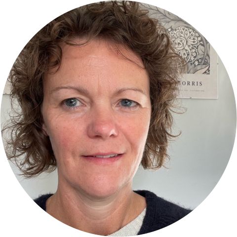 Suzanne Dicker