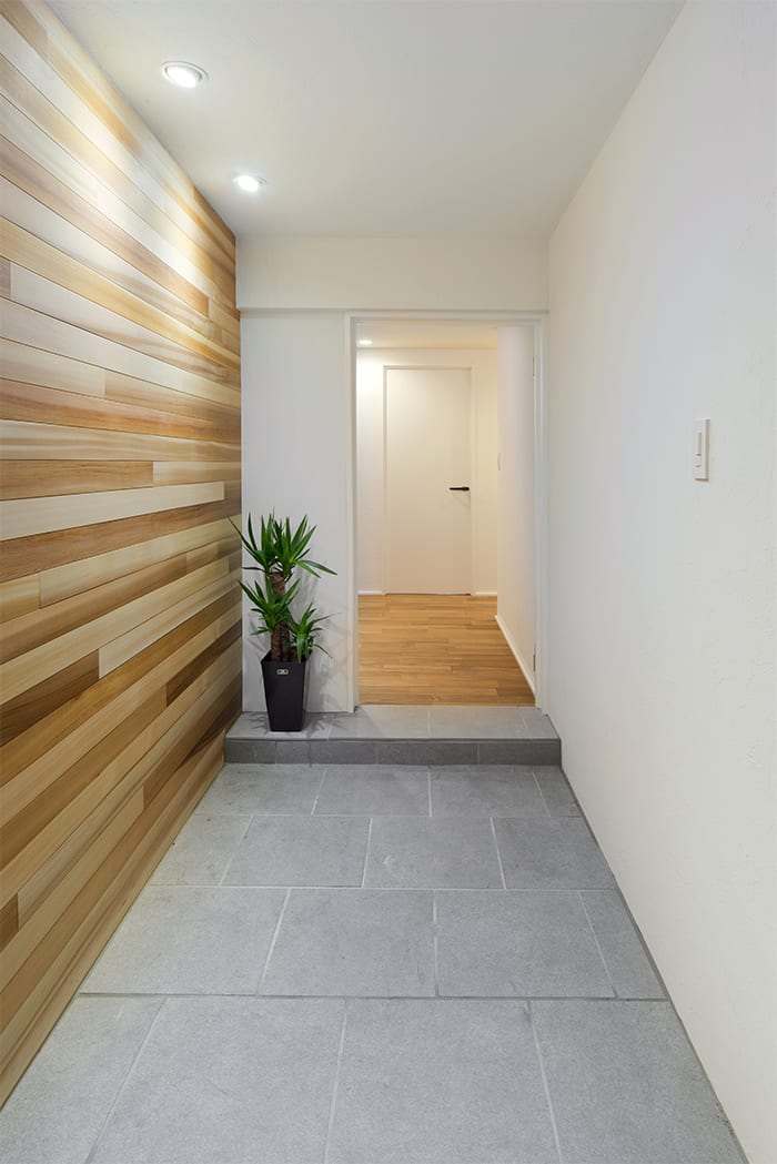 玄関リノベーションは アクセント で上手くいく Hags ハグス