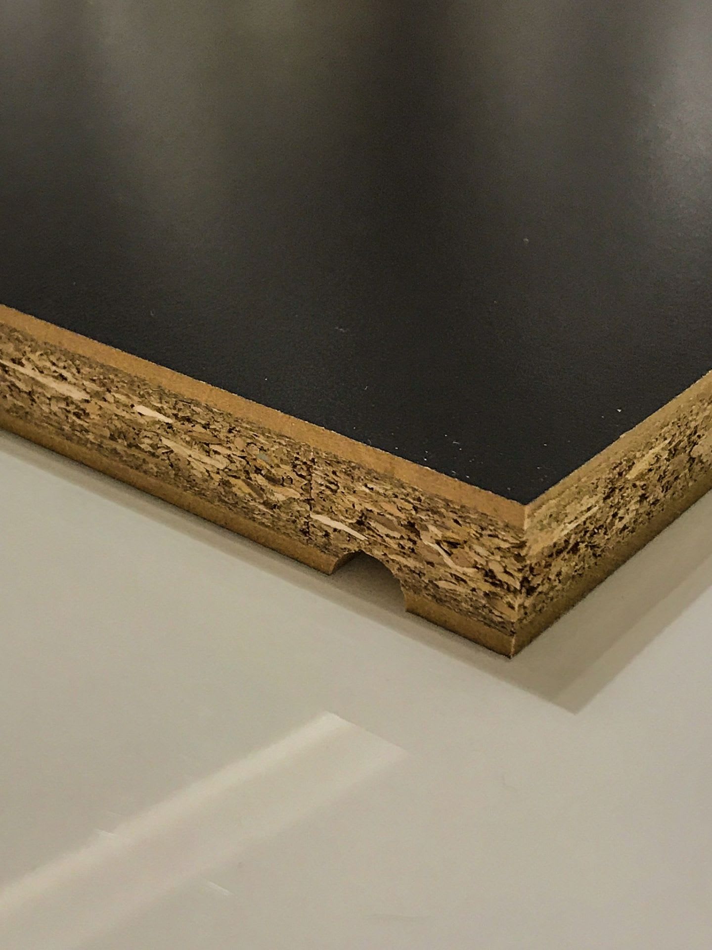 「パーティクルボード」とは何か？｜誰でもわかるリノベ用語集 HAGS (ハグス)