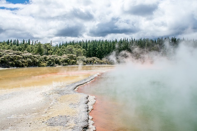 champagne pool