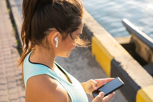 wireless earbuds