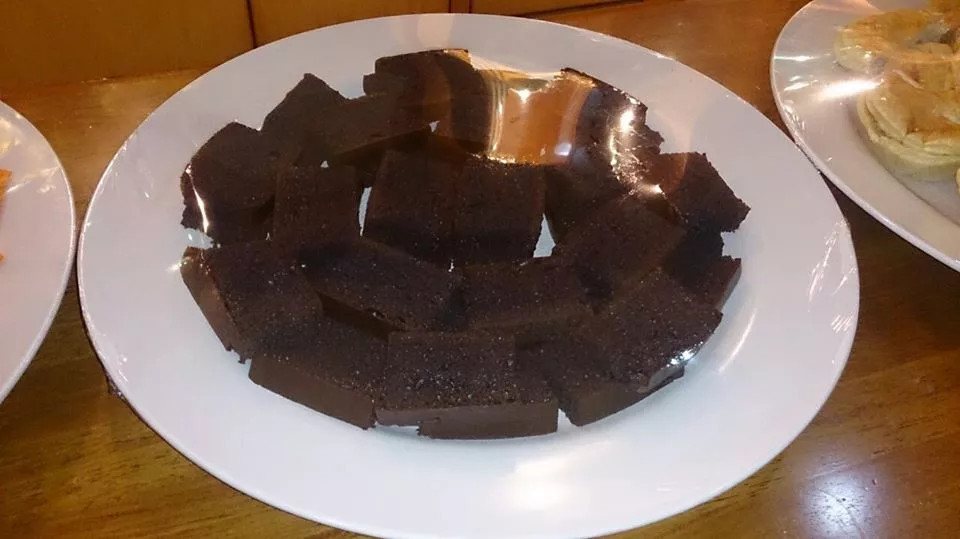 hi-tea for housewarming chocolate cake