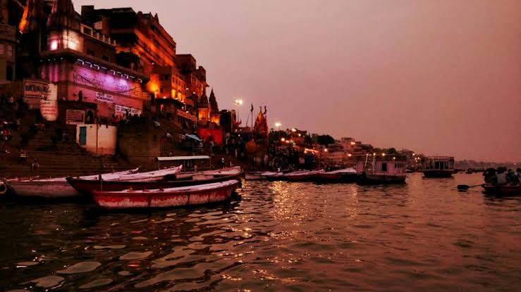 Varanasi: Evening Tour with Boat ride, Ganga aarti, Heritage walk and Classical Dance show