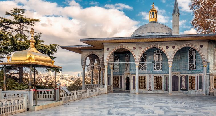 Istanbul Topkapi Palace Tours | isango.com