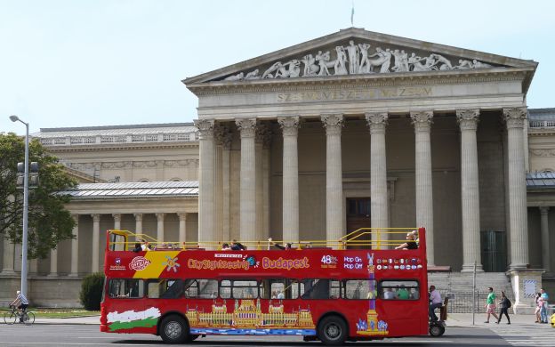 City Sightseeing Budapest Hop-On, Hop-Off & Sunset Cruise