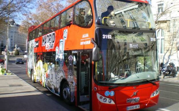 Vé Tham quan Thành phố Madrid Hop-On, Hop-Off và Sân vận động Santiago Bernabeu