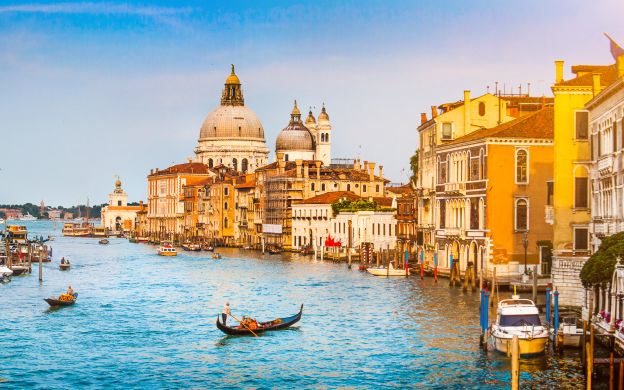Gondola Serenade And Dinner