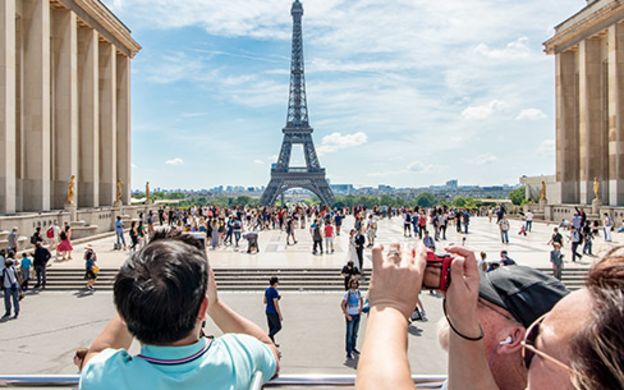 Tour xe buýt Hop-On, Hop-Off của Tootbus Paris + Tháp Eiffel