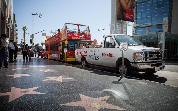 Hollywood Sightseeing and Celebrity Homes Tour by Open Air Bus