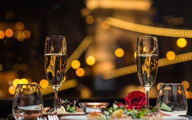 Budapest Dinner Cruise with Folklore and Operetta Show