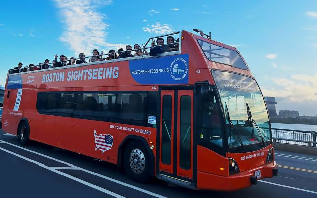 Hop-On, Hop-Off: Boston & Cambridge Tour