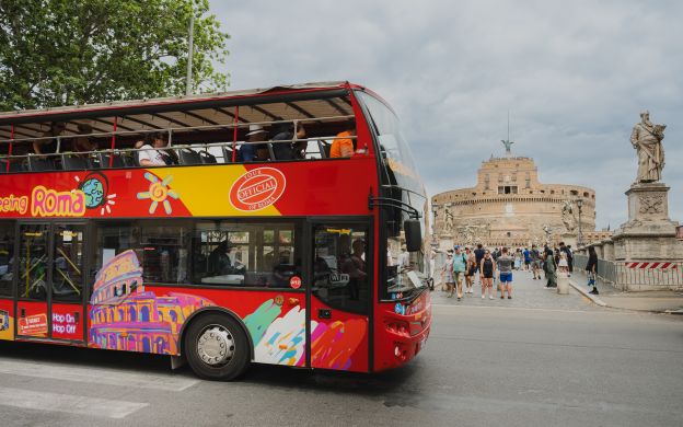Tour Hop-On, Hop-Off tham quan Rome từ Civitavecchia bằng xe buýt